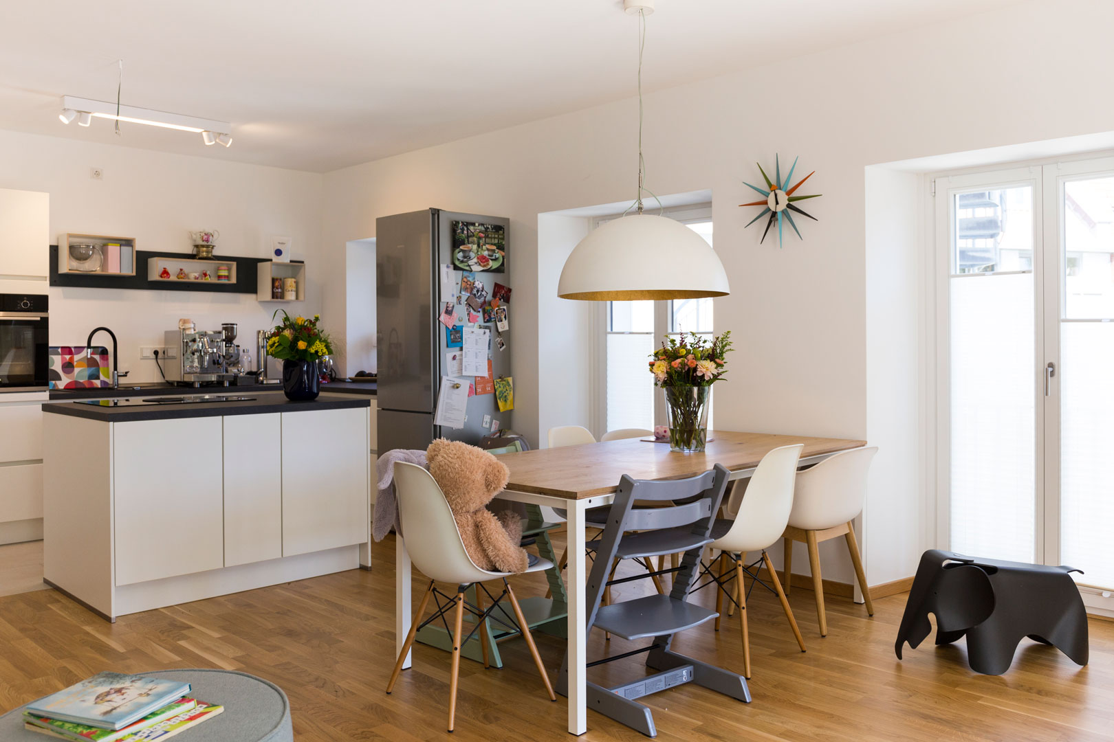 Einrichtung für die offene Wohnküche und Esszimmer einer Familienwohnung in Münster