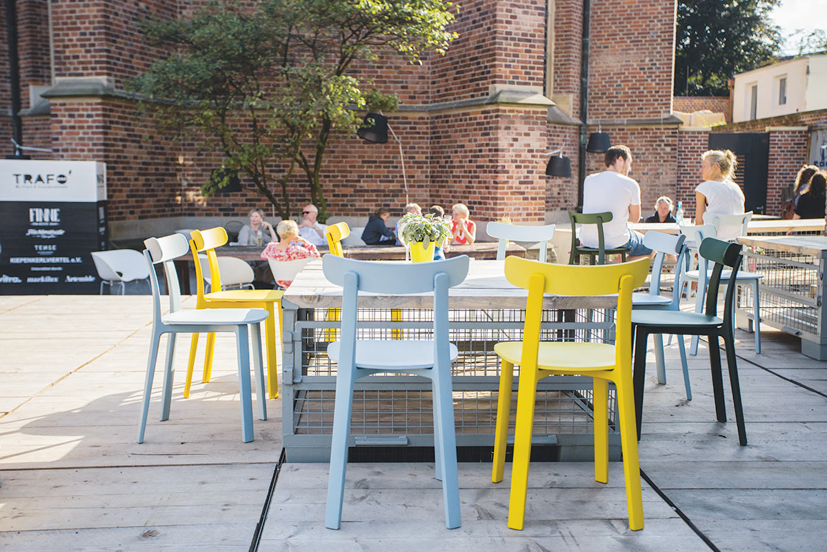 Vitra All Plastic Chair bei den Skulptur Projekten 2017 in Münster